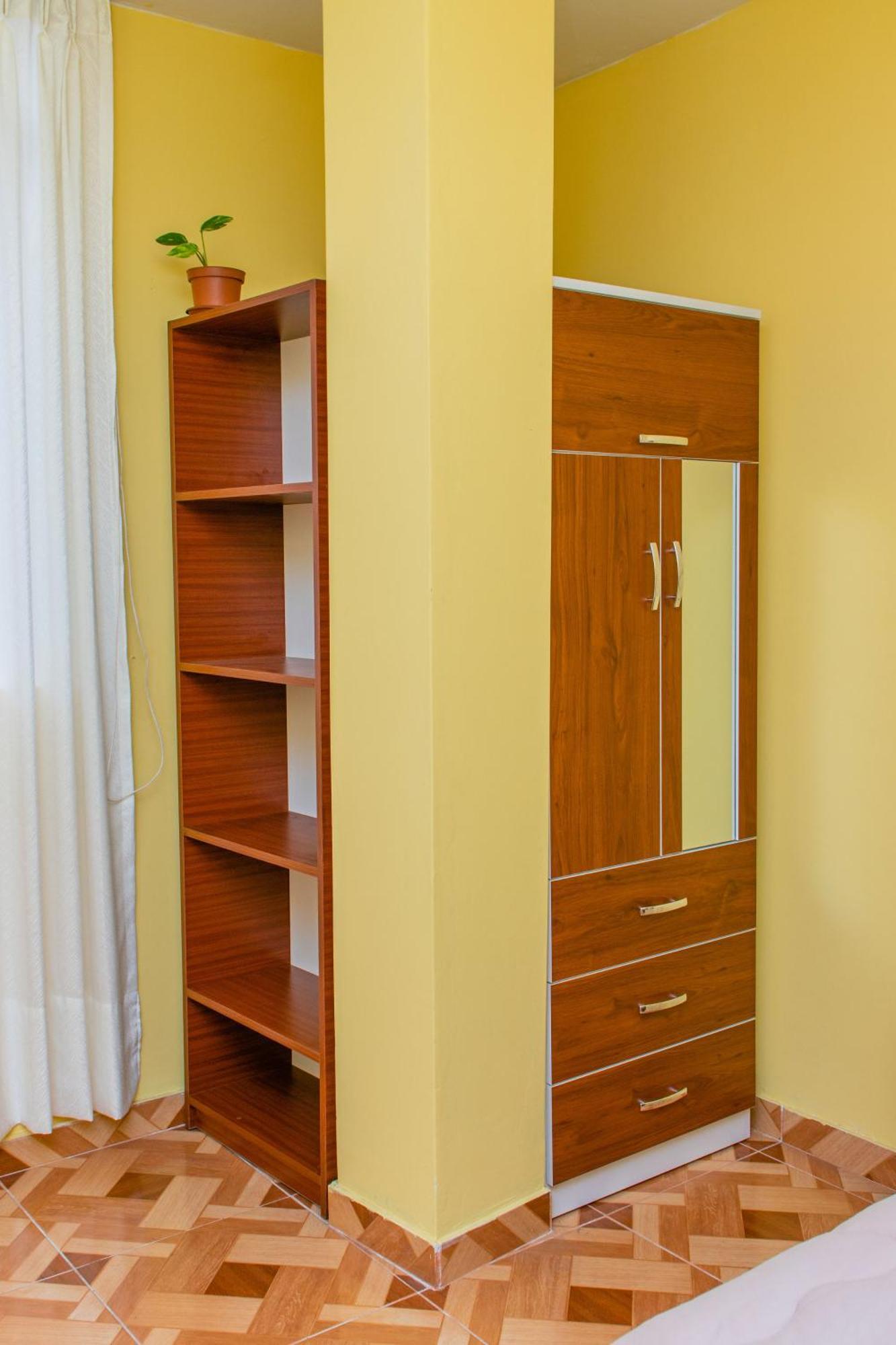 Apartamento Right Across From The Airport - Free Shuttle - A Y J Familia Lima Exterior foto