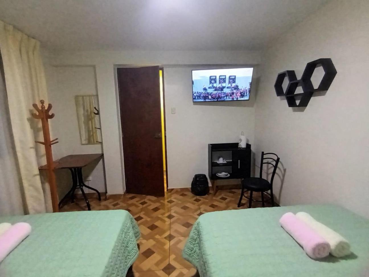 Apartamento Right Across From The Airport - Free Shuttle - A Y J Familia Lima Exterior foto