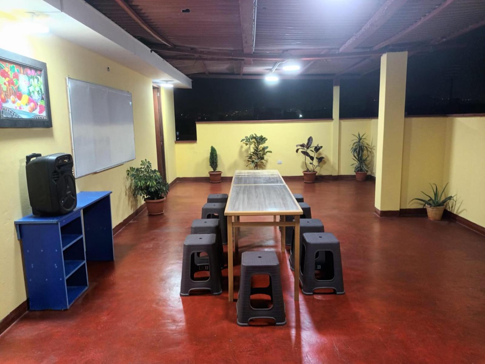 Apartamento Right Across From The Airport - Free Shuttle - A Y J Familia Lima Exterior foto