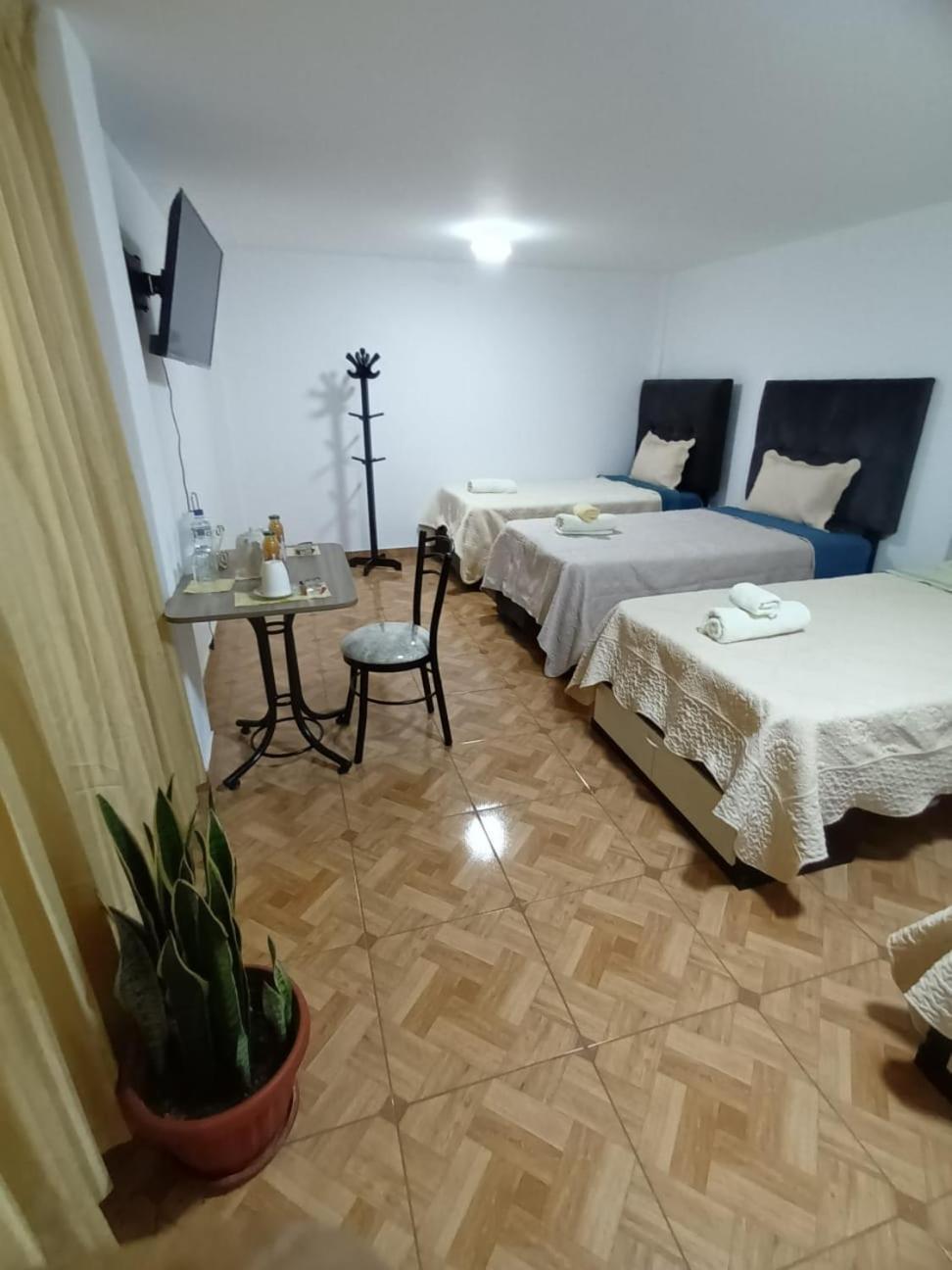 Apartamento Right Across From The Airport - Free Shuttle - A Y J Familia Lima Exterior foto
