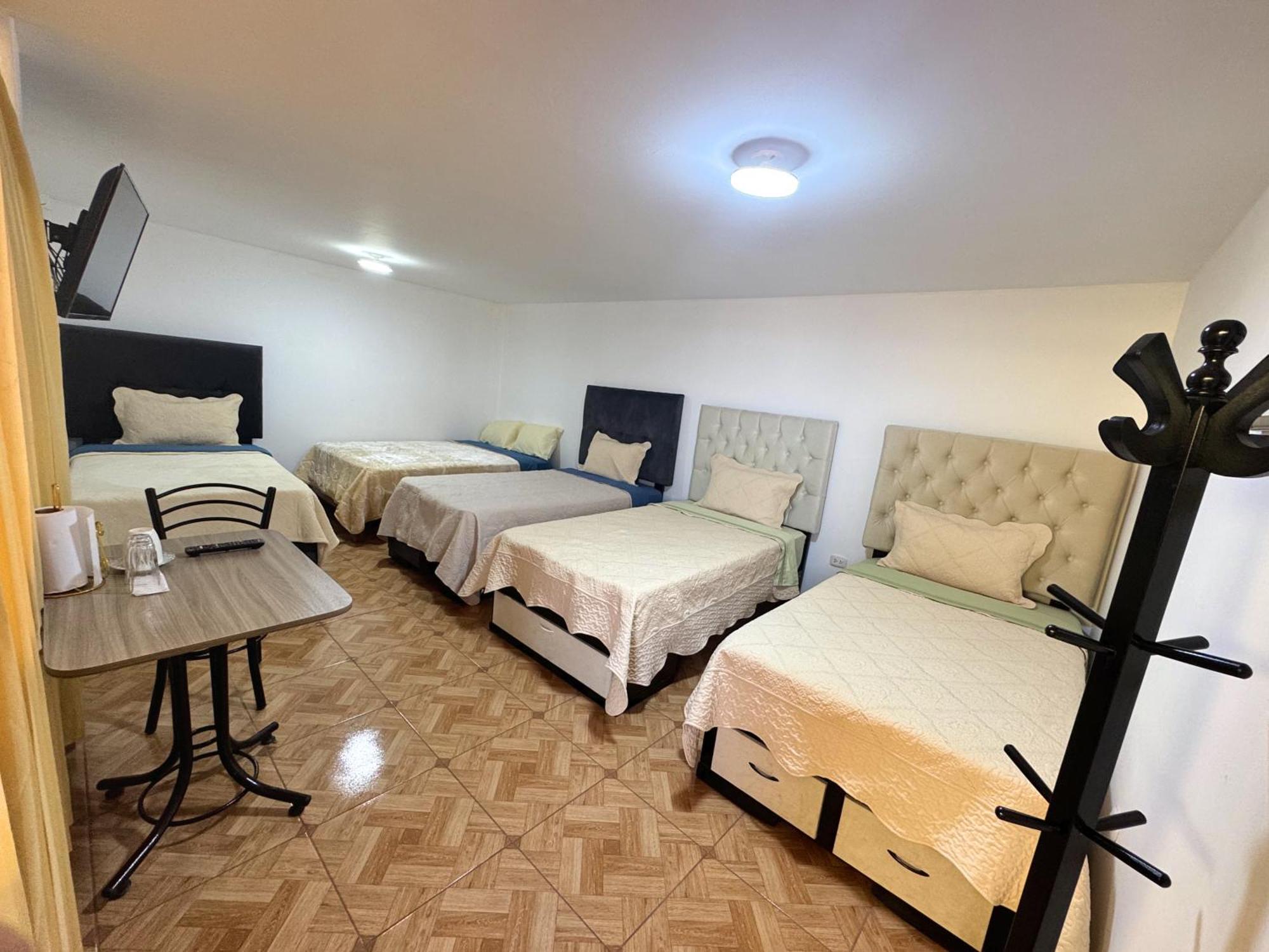 Apartamento Right Across From The Airport - Free Shuttle - A Y J Familia Lima Exterior foto