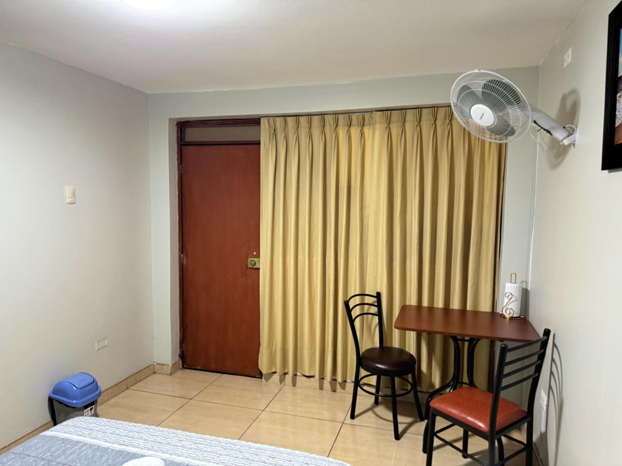 Apartamento Right Across From The Airport - Free Shuttle - A Y J Familia Lima Exterior foto